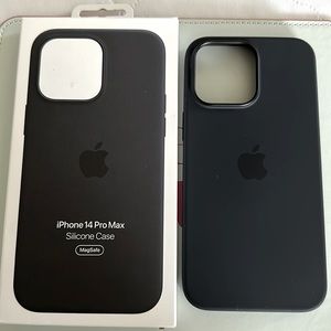 Authentic Apple silicone MagSafe iPhone 14 Pro Max case (color Midnight)